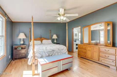 Bedroom - 220 Falls Road Hampton Tn 37658, Hampton, TN 37658 photo 3 of 9