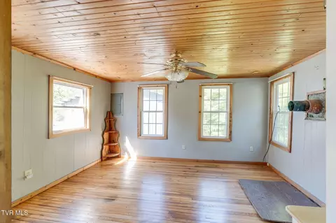 Living - 220 Falls Road Hampton Tn 37658, Hampton, TN 37658 photo 1 of 2