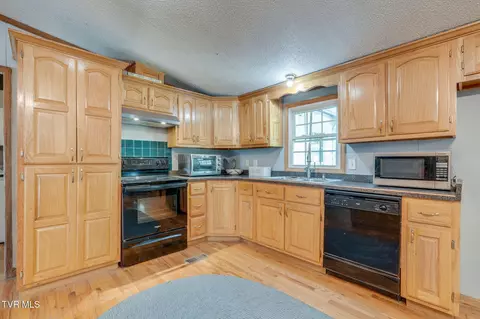 Kitchen - 220 Falls Road Hampton Tn 37658, Hampton, TN 37658 photo 3 of 4