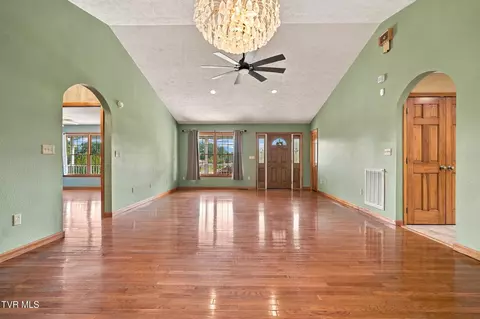Living - 804 Nash Street Wise Va 24293, Wise, VA 24293 photo 2 of 4