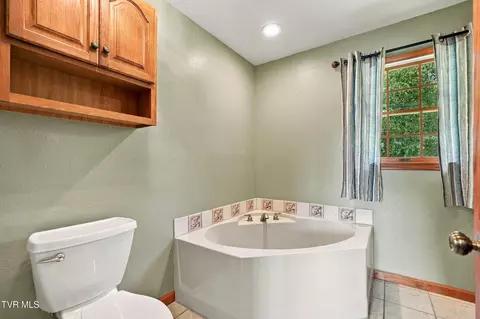 Bath - 804 Nash Street Wise Va 24293, Wise, VA 24293 photo 3 of 4