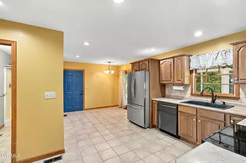 Entry Way - 804 Nash Street Wise Va 24293, Wise, VA 24293 photo 1 of 3