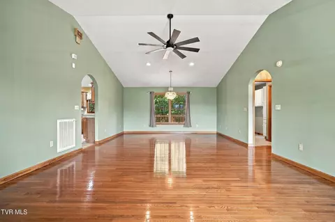 Living - 804 Nash Street Wise Va 24293, Wise, VA 24293 photo 3 of 4