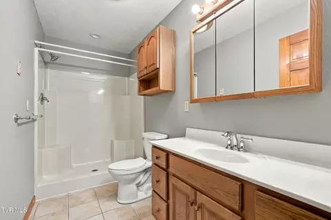 Bath - 804 Nash Street Wise Va 24293, Wise, VA 24293 photo 2 of 4