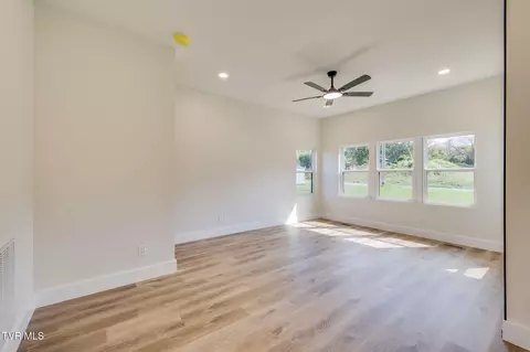 Living - 133 Unaka View Drive Erwin Tn 37650, Erwin, TN 37650 photo 1 of 3