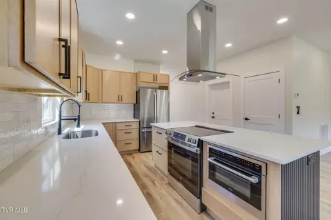 Kitchen - 133 Unaka View Drive Erwin Tn 37650, Erwin, TN 37650 photo 3 of 5