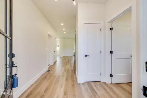 Entry Way - 133 Unaka View Drive Erwin Tn 37650, Erwin, TN 37650 photo 1 of 1
