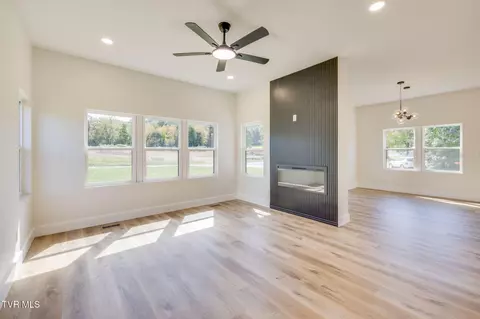 Living - 133 Unaka View Drive Erwin Tn 37650, Erwin, TN 37650 photo 2 of 3