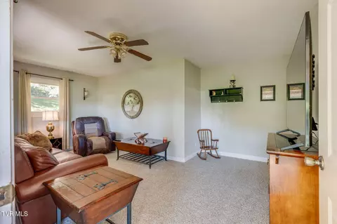 Living - 121 Sunset Road Gray Tn 37615, Gray, TN 37615 photo 1 of 3
