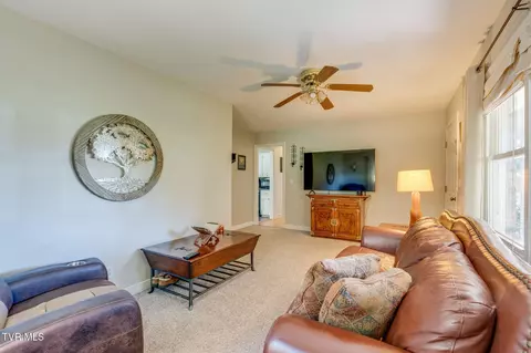 Living - 121 Sunset Road Gray Tn 37615, Gray, TN 37615 photo 2 of 3
