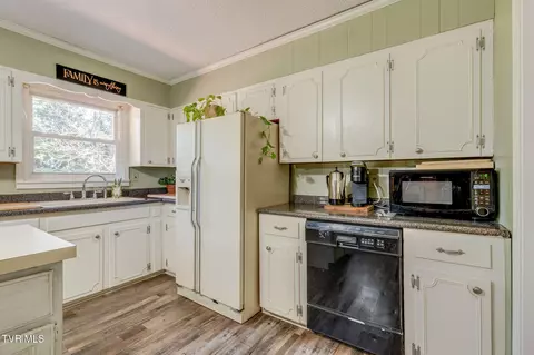 Kitchen - 121 Sunset Road Gray Tn 37615, Gray, TN 37615 photo 4 of 4