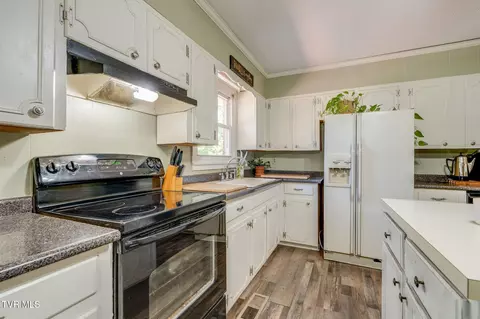 Kitchen - 121 Sunset Road Gray Tn 37615, Gray, TN 37615 photo 3 of 4