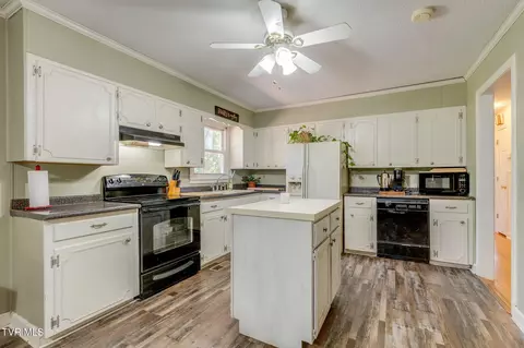 Kitchen - 121 Sunset Road Gray Tn 37615, Gray, TN 37615 photo 2 of 4