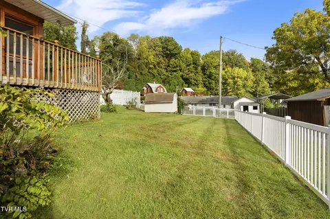 Exterior - 565 Bowlin Street Damascus Va 24236, Damascus, VA 24236 photo 2 of 11