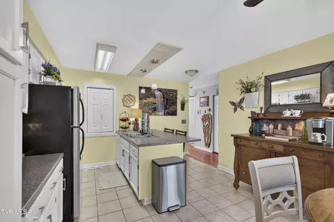 Kitchen - 331 Edmond Drive 6 Abingdon Va 24210, Abingdon, VA 24210 photo 3 of 4