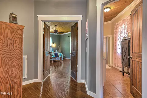 Entry Way - 167 Gray Road Bristol Tn 37620, Bristol, TN 37620 photo 4 of 4