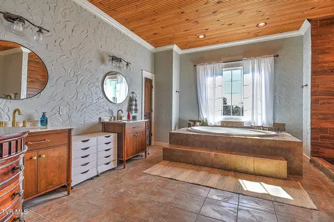 Bath - 167 Gray Road Bristol Tn 37620, Bristol, TN 37620 photo 4 of 7