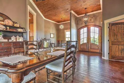 Dining - 167 Gray Road Bristol Tn 37620, Bristol, TN 37620 photo 3 of 3