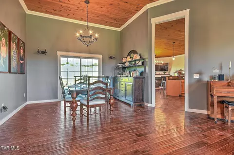Dining - 167 Gray Road Bristol Tn 37620, Bristol, TN 37620 photo 1 of 3