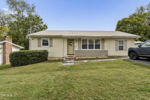 612 S Roan Street Elizabethton Tn 37643, Elizabethton, TN 37643