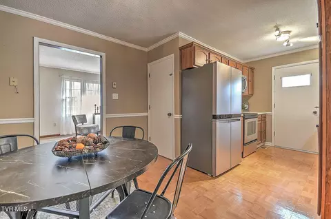 Dining - 340 Springfield Drive Bristol Tn 37620, Bristol, TN 37620 photo 4 of 4