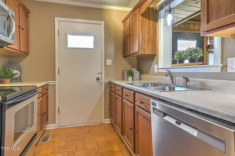 Kitchen - 340 Springfield Drive Bristol Tn 37620, Bristol, TN 37620 photo 2 of 2
