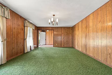 Living - 233 Thorngrove Drive Duffield Va 24244, Duffield, VA 24244 photo 3 of 3