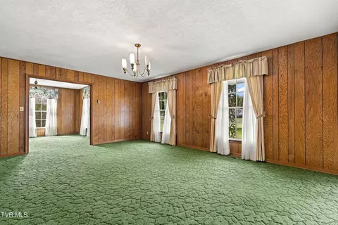 Living - 233 Thorngrove Drive Duffield Va 24244, Duffield, VA 24244 photo 1 of 3