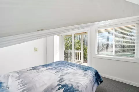 Bedroom - 101 Woodhaven Drive Hampton Tn 37658, Hampton, TN 37658 photo 4 of 6