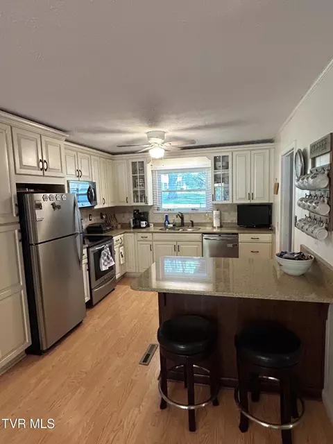 244 Odom Branch Road Erwin Tn 37650, Erwin, TN 37650 photo 2