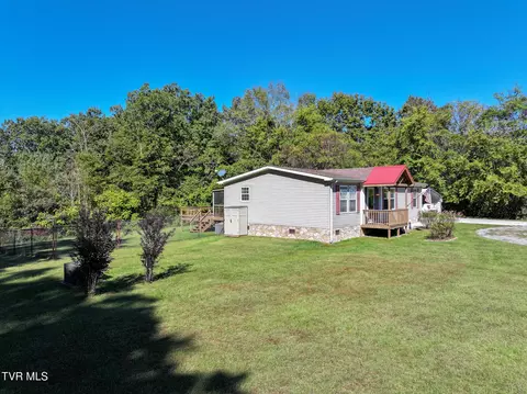 Exterior - 3259 Glendale Road Bybee Tn 37713, Bybee, TN 37713 photo 6 of 25