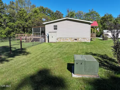 Exterior - 3259 Glendale Road Bybee Tn 37713, Bybee, TN 37713 photo 18 of 25