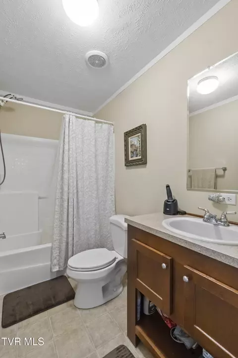 Bath - 3259 Glendale Road Bybee Tn 37713, Bybee, TN 37713 photo 2 of 4