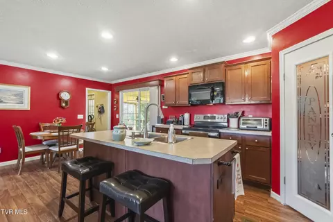 Kitchen - 3259 Glendale Road Bybee Tn 37713, Bybee, TN 37713 photo 3 of 6