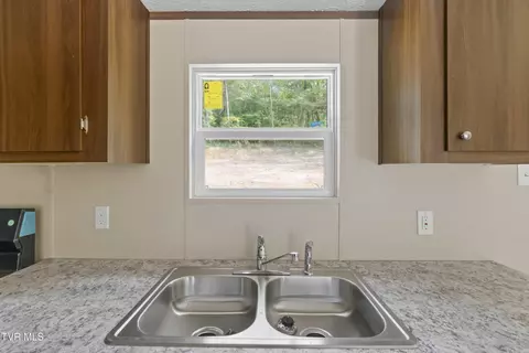Kitchen - 6350 Baileyton Road Greeneville Tn 37745, Greeneville, TN 37745 photo 3 of 3