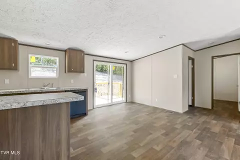 Living - 6350 Baileyton Road Greeneville Tn 37745, Greeneville, TN 37745 photo 5 of 8