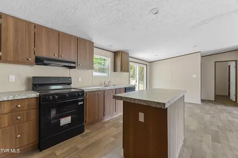 Kitchen - 6350 Baileyton Road Greeneville Tn 37745, Greeneville, TN 37745 photo 2 of 3