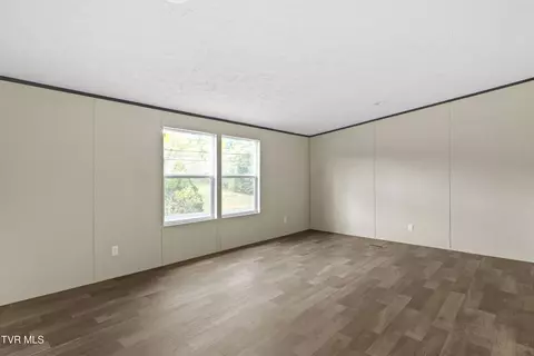Living - 6350 Baileyton Road Greeneville Tn 37745, Greeneville, TN 37745 photo 7 of 8