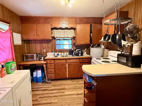 Kitchen - 475 Beaverview Drive Bristol Va 24201, Bristol, VA 24201 photo 1 of 1