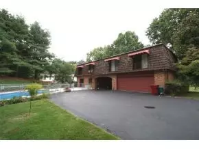 911 Millercrest Drive Johnson City Tn 37604, Johnson City, TN 37604 photo 2