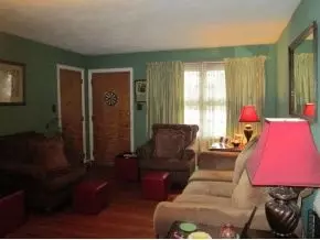306 Circle Drive Bristol Tn 37620, Bristol, TN 37620 photo 2