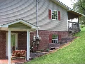 302 Springbrook Drive Bristol Tn 37620, Bristol, TN 37620 photo 3