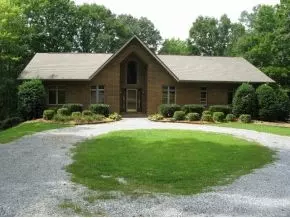 198 Cherokee Circle Erwin Tn 37650, Erwin, TN 37650 photo 2