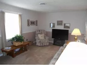 300 Maple Tree Drive Bristol Tn 37620, Bristol, TN 37620 photo 4