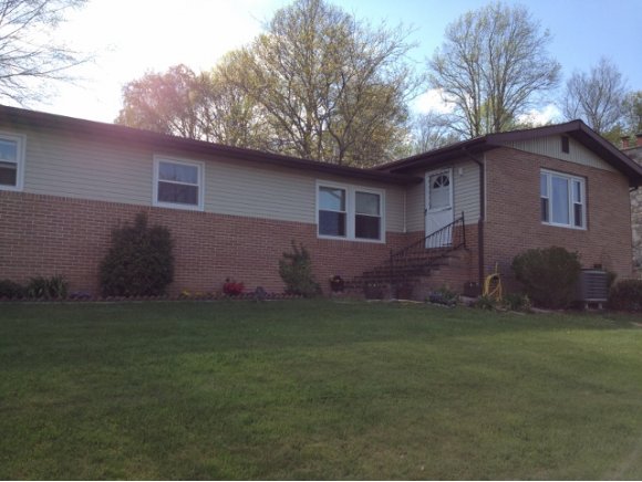 114 Cherry St SE, Wise, VA 24293 photo 1