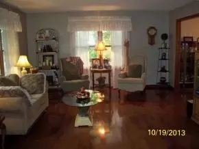 309 Robin Road Bristol Tn 37620, Bristol, TN 37620 photo 2