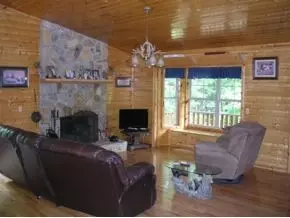 736 Fairview Hampton Tn 37658, Hampton, TN 37658 photo 6