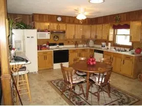 135 Spring Street Hampton Tn 37643, Hampton, TN 37658 photo 3