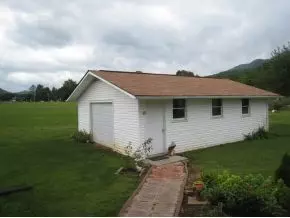 135 Spring Street Hampton Tn 37643, Hampton, TN 37658 photo 2