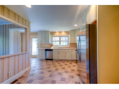 403 Springbrook Drive Bristol Tn 37620, Bristol, TN 37620 photo 3